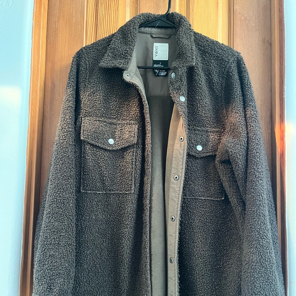 Vuori women’s Dark Brown/green Sherpa Jacket